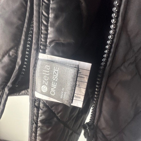 Zella Black Quilted Hooded Poncho Zip Front Diamond Stitch Cape with Pockets - Picture 14 of 15